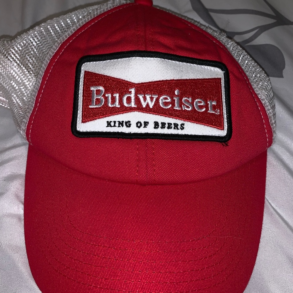 6 Budweiser caps